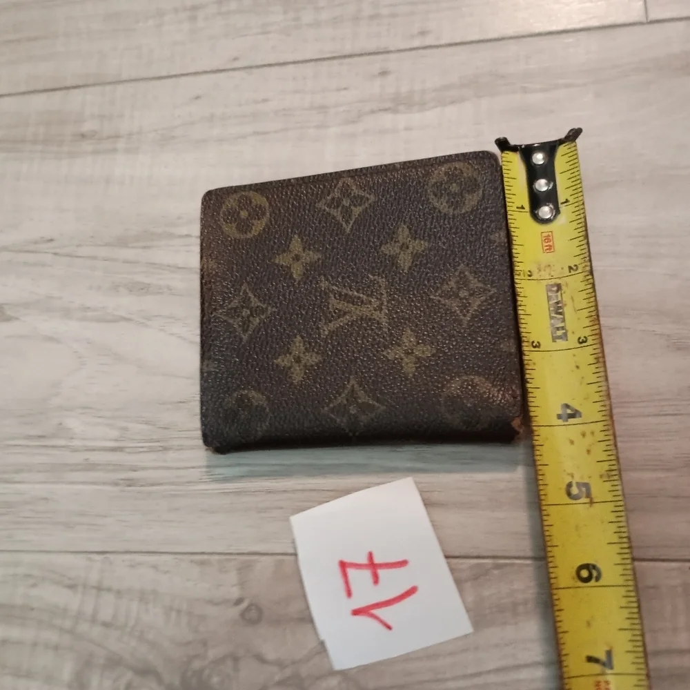 Louis Vuitton Monogram Bi Fold Wallet  Authentic Unisex - Picture 7 of 8